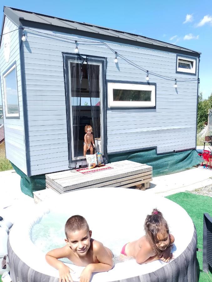 Вилла Tiny House Cluj With Jacuzzi Sinnicoara Экстерьер фото